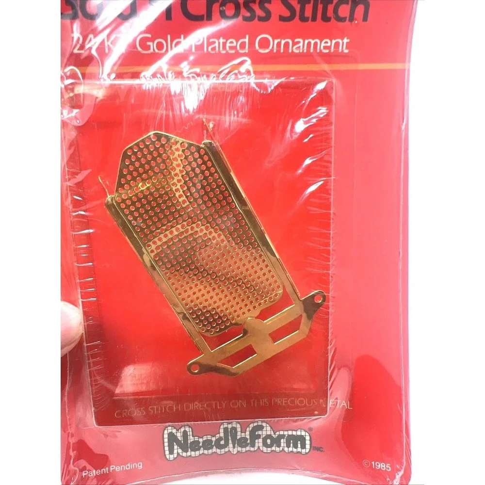 Needleform 1985 gold